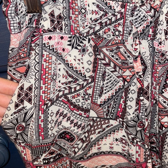 90s Style Joggers - Picture 2 of 2